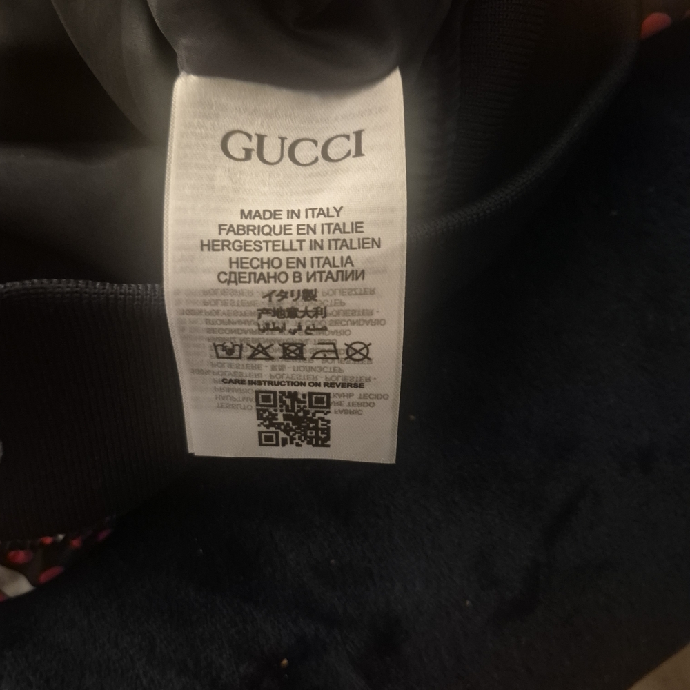 Gucci Black and Red Item
